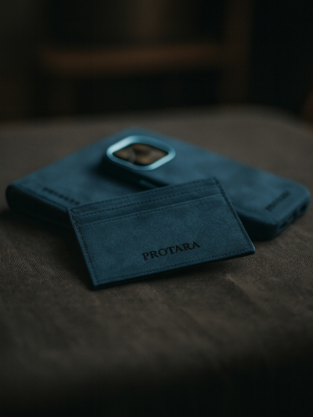 PROTARA Alcantara Kartenetui - Ocean Voyage Blue