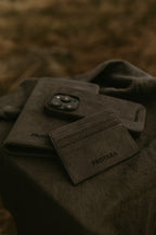 PROTARA Alcantara Kartenetui – Midnight Jet Black